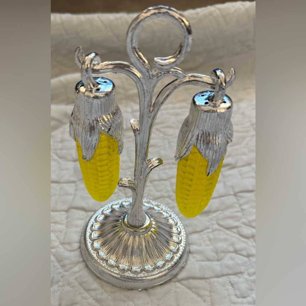 Vintage plastic Silver and Yellow Corn Salt and Pepper Shakers